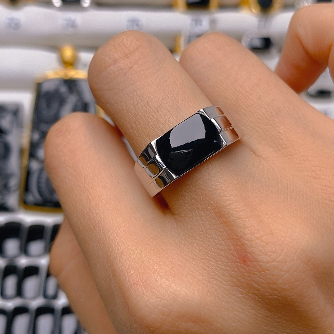 翡翠戒指18K金镶嵌发*利戒指