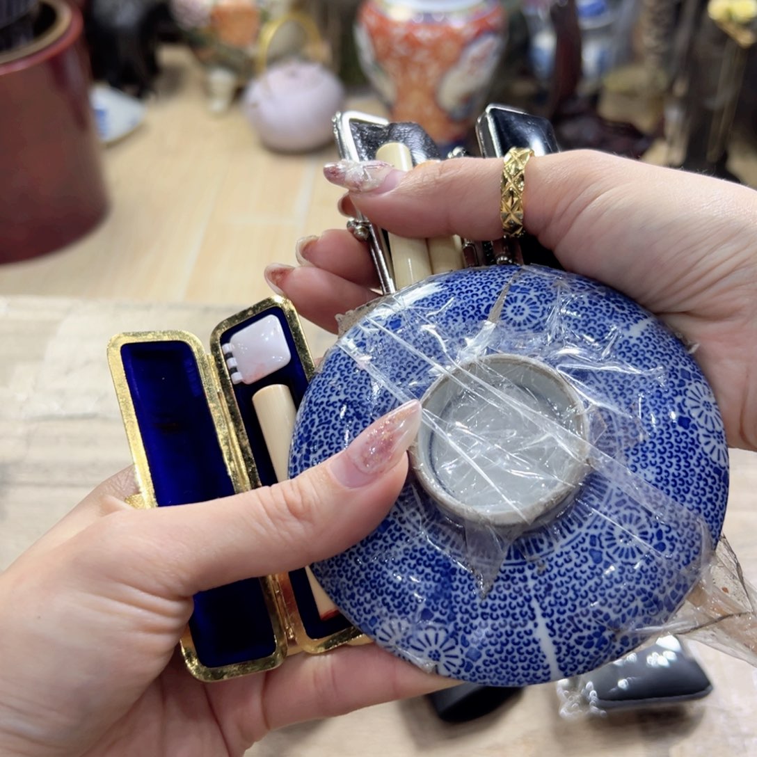 瓷片陶瓷和金属表面上产生