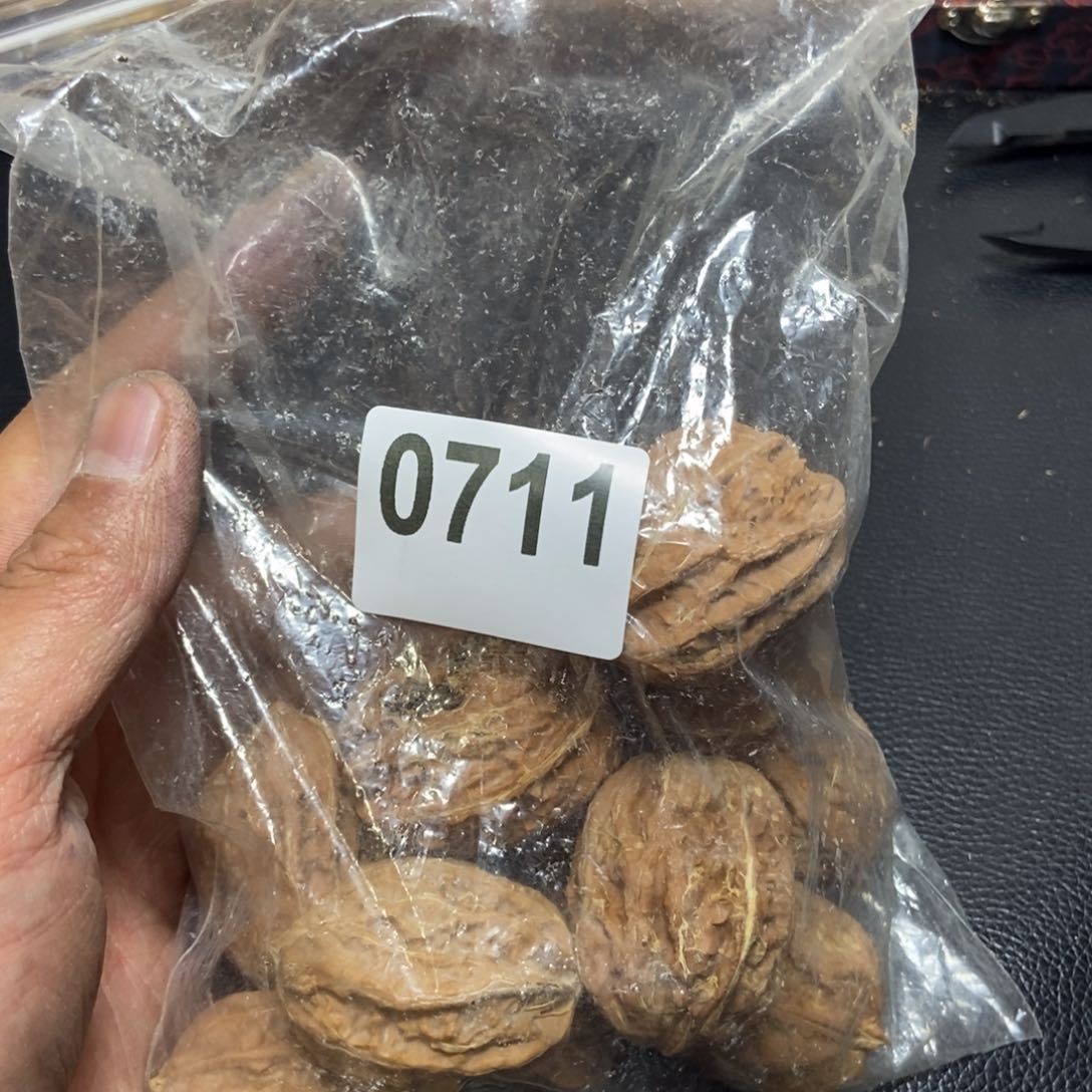 文玩核桃吊坠红***风秋子