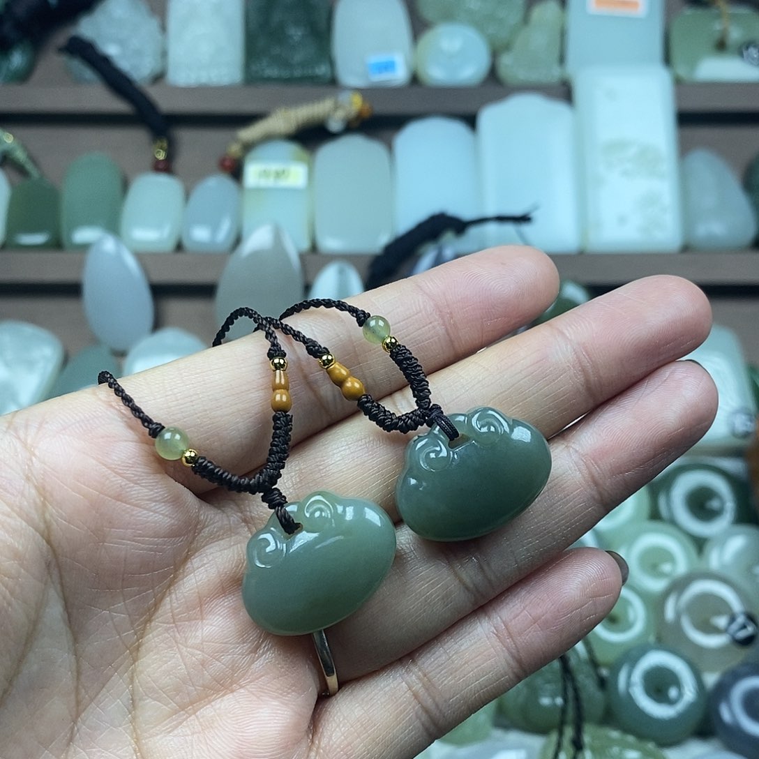 和田玉未镶嵌颈饰福袋多样性发1件