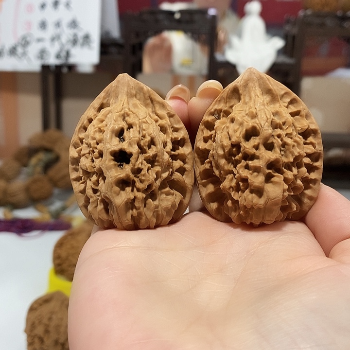 香***贝文玩核桃吊坠王勇官帽，250009，40