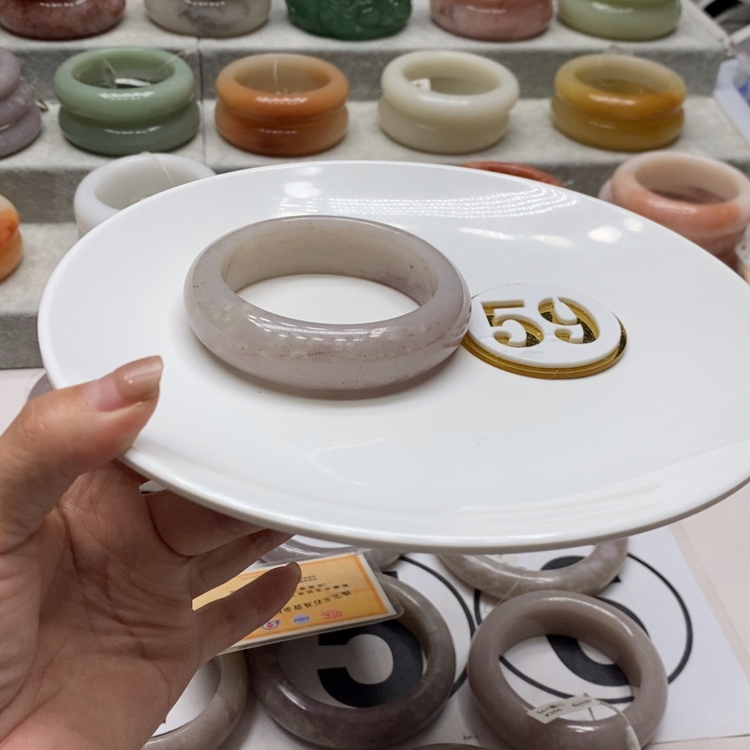 石英质玉未镶嵌手镯