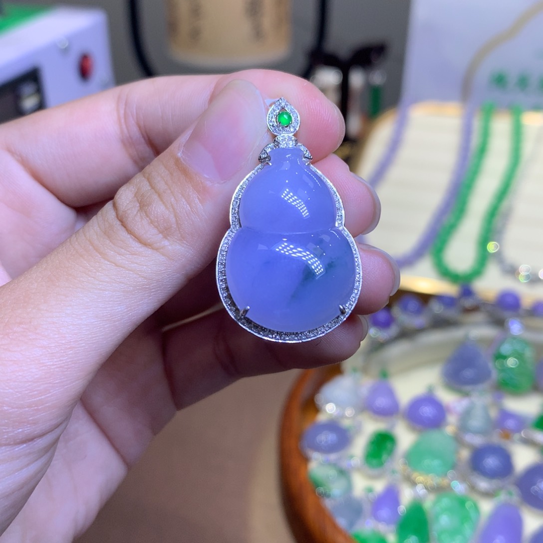 翡翠18K金镶嵌颈饰翡翠