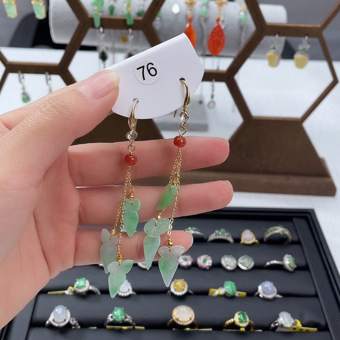 翡翠未镶嵌耳饰一物一图，以实物为准