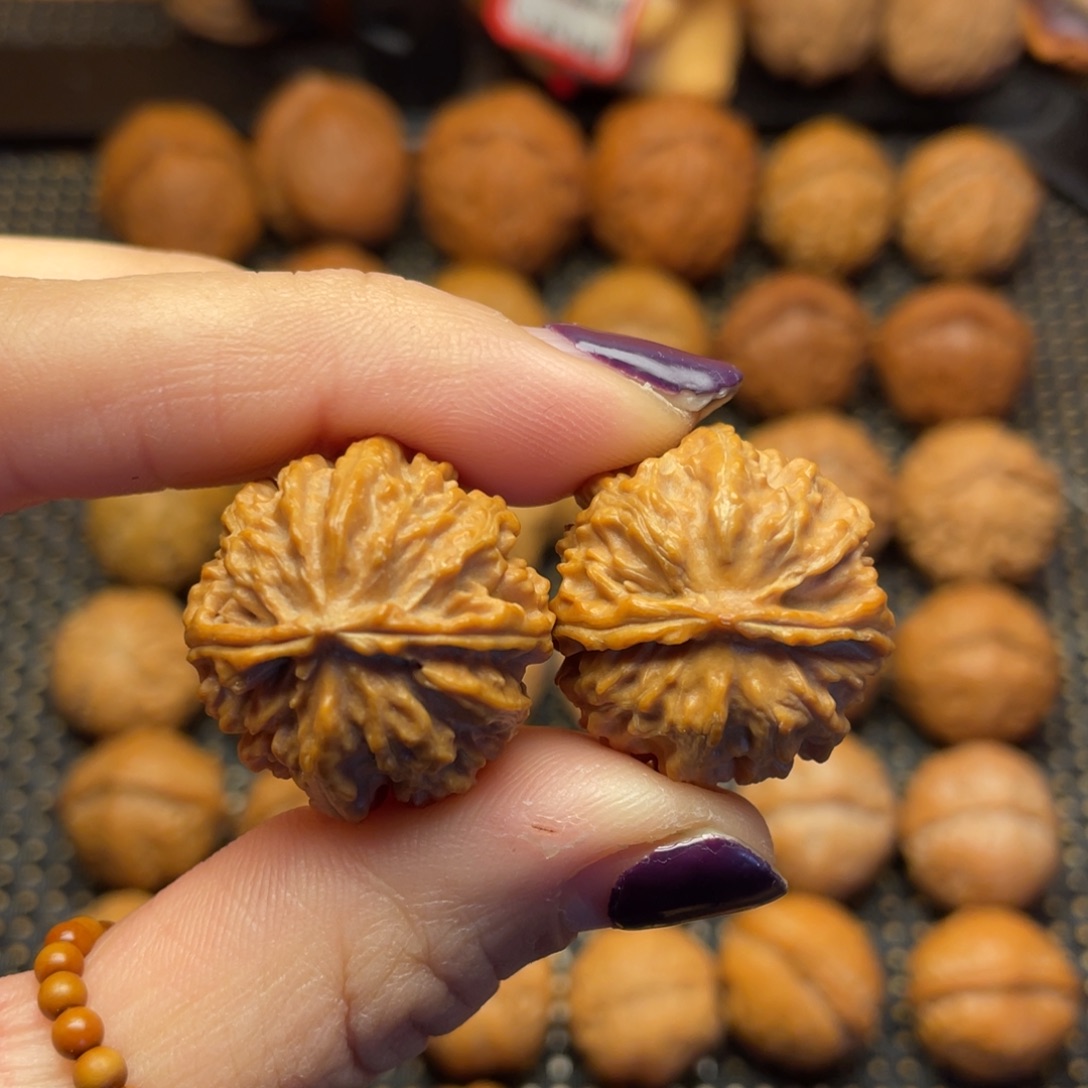 文玩核桃吊坠26尺小绣球0002