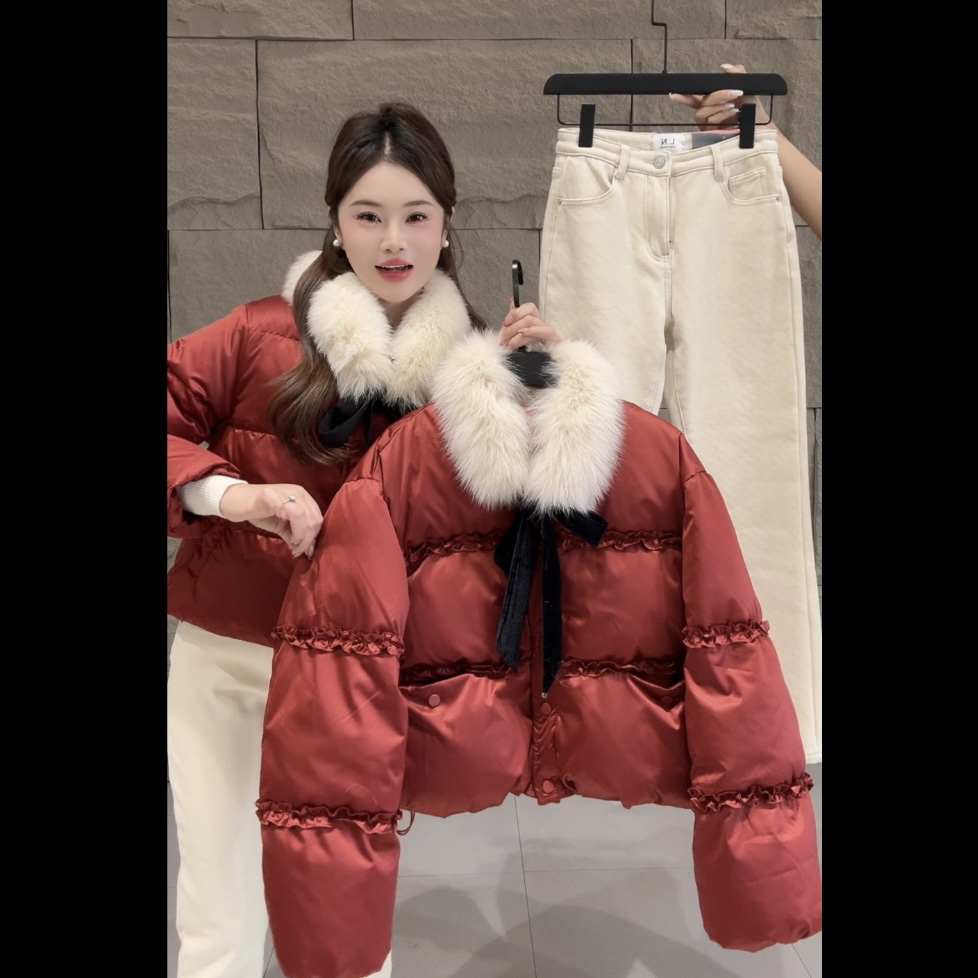 31506圣诞红毛领羽绒服