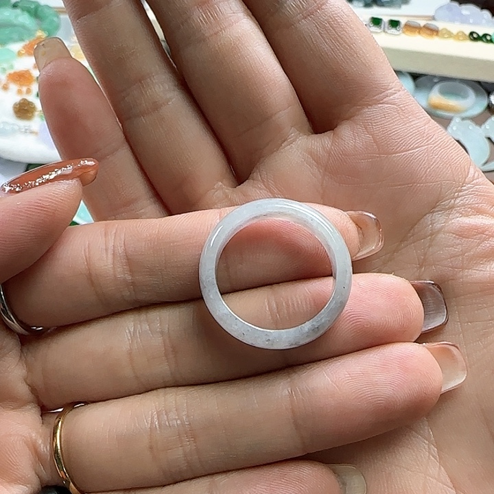 翡翠颈饰未镶嵌乌鸡戒圈圈口19.3