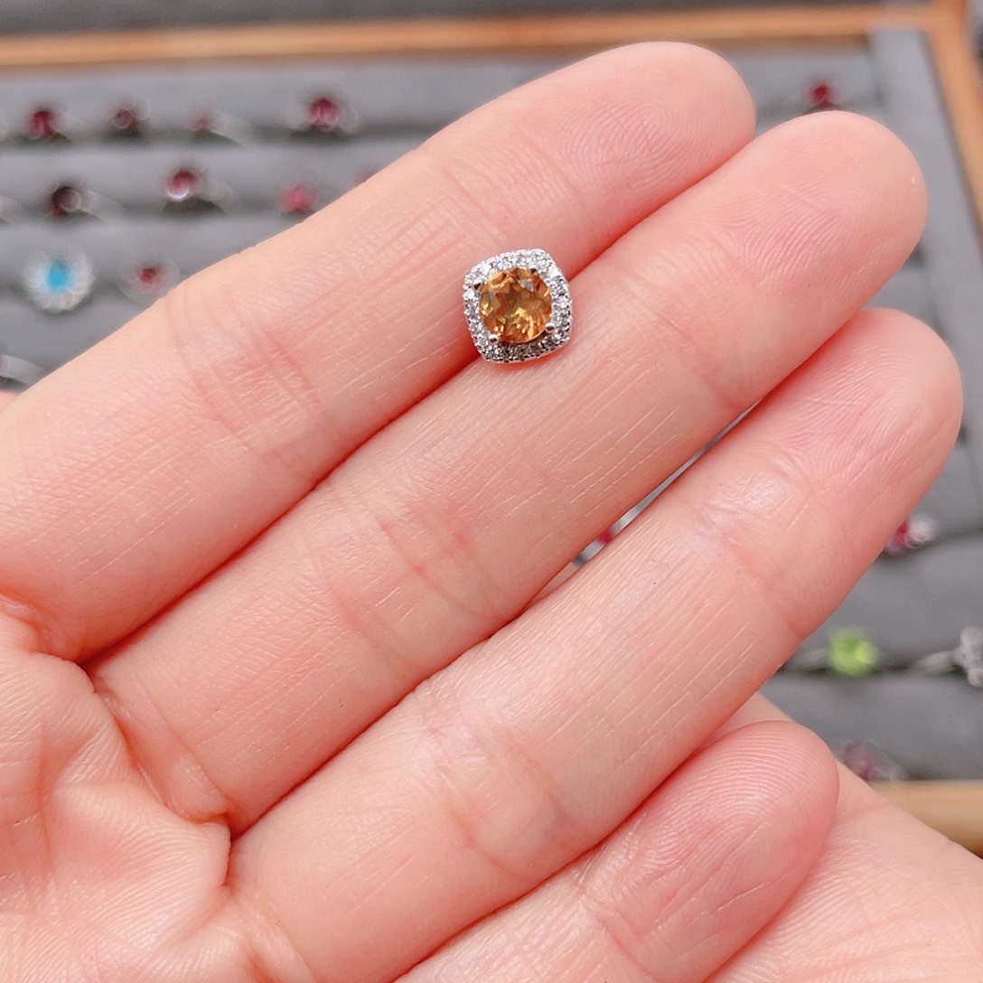 黄晶耳饰银S925镶嵌天然黄晶耳饰银S925镶嵌