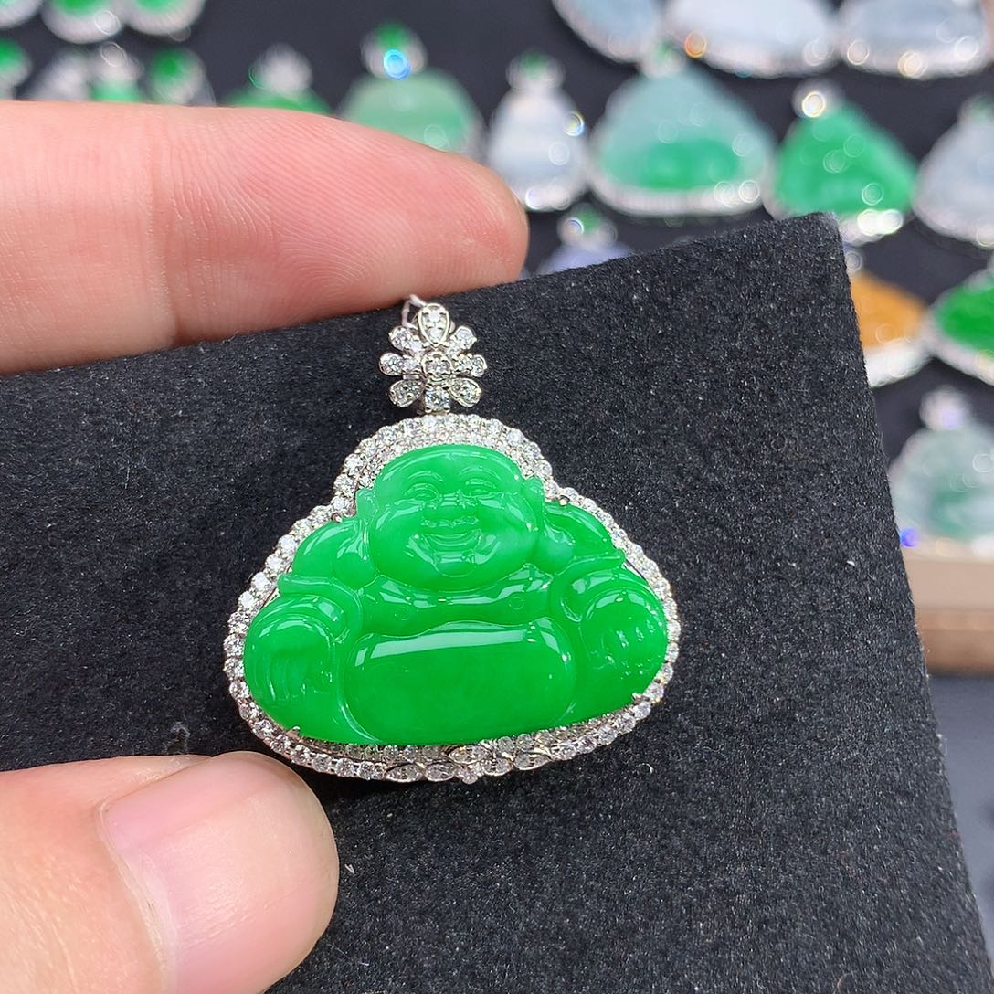 翡翠18K金镶嵌颈饰