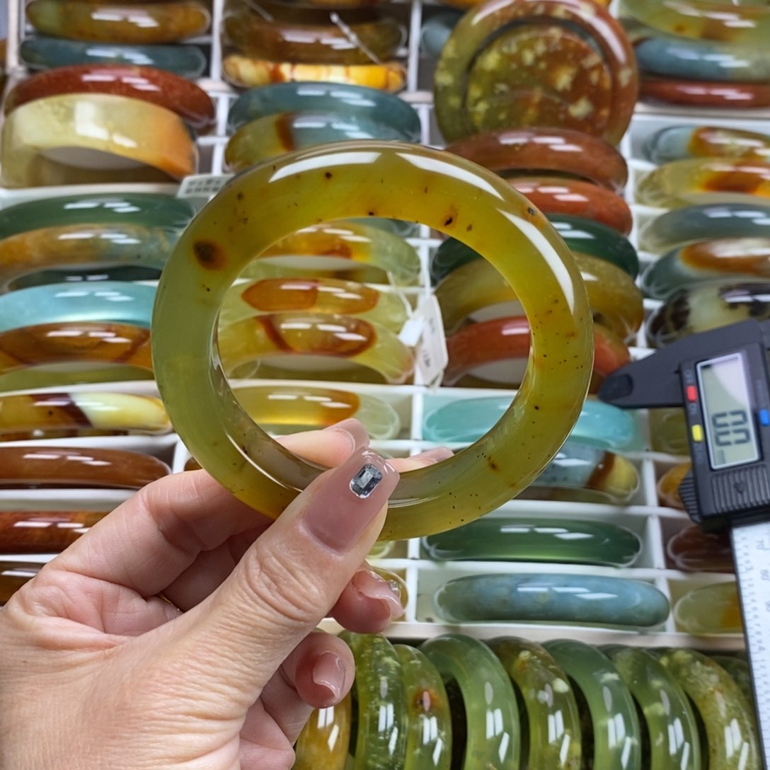 未镶嵌蛇纹石玉手镯59