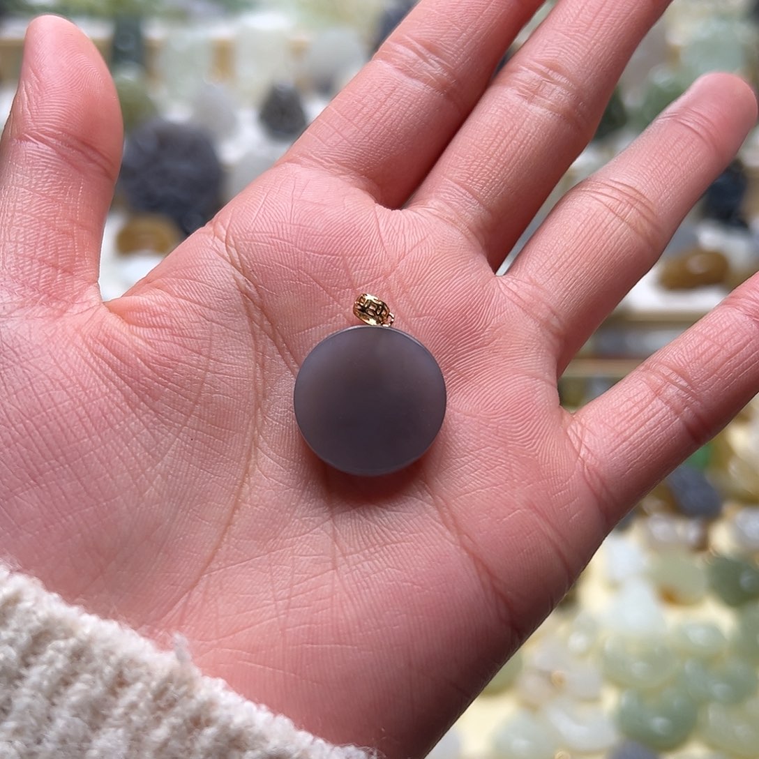 和田玉吊坠(赠链)18K金镶嵌v**i