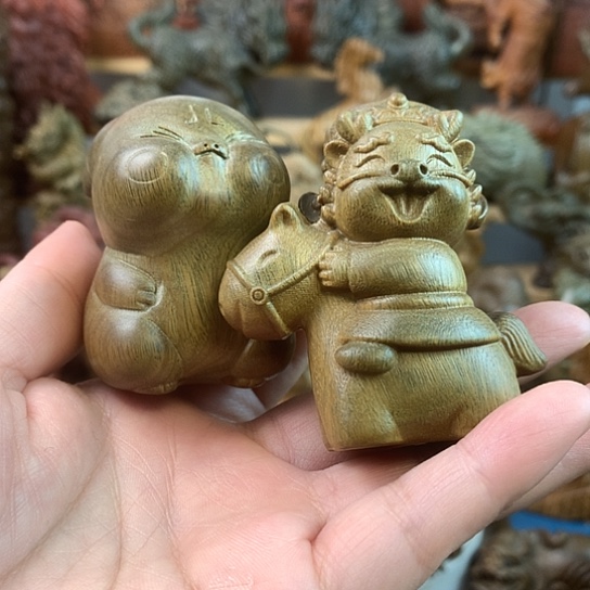 橙***子木质类绿檀木2件好货