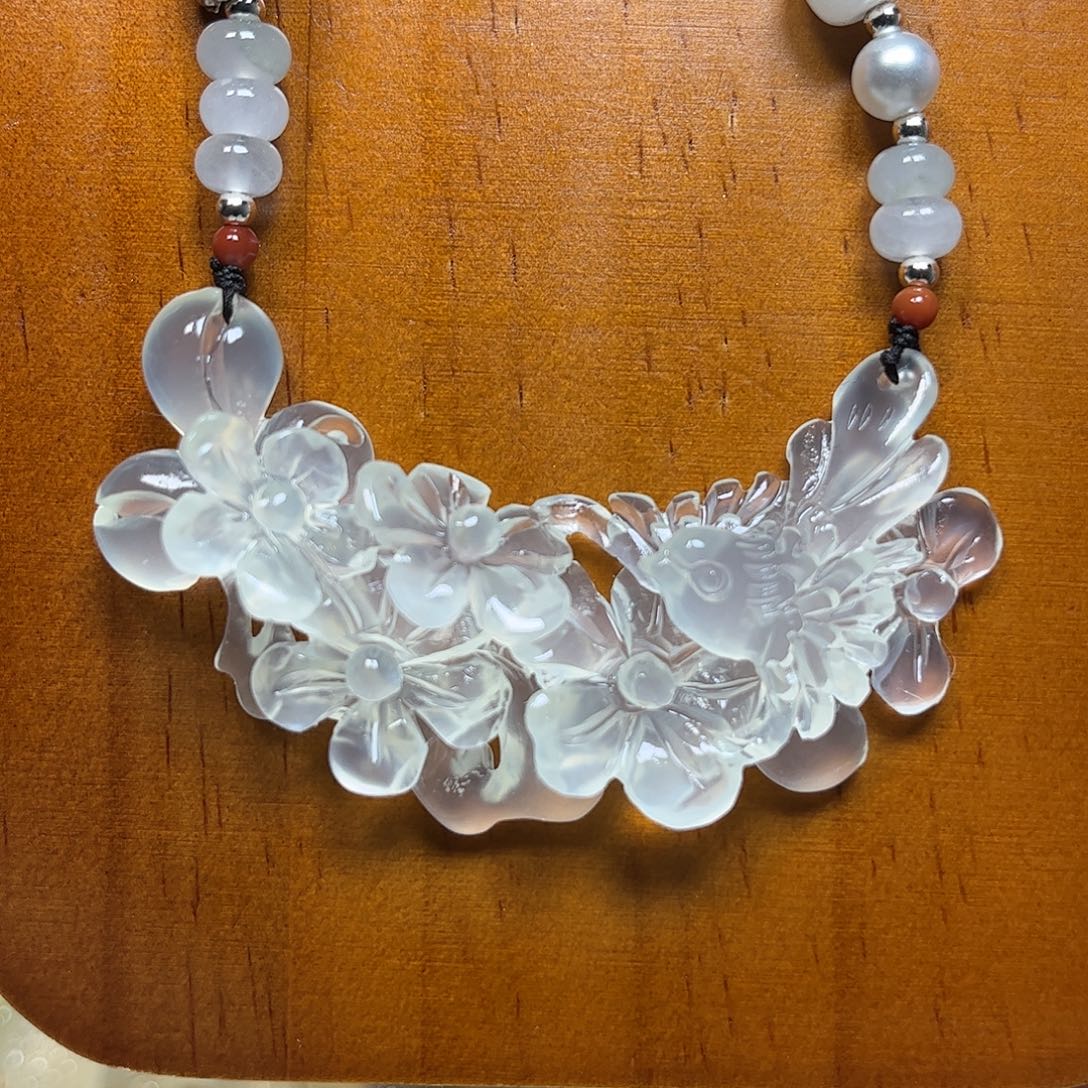 岫玉未镶嵌颈饰吊坠