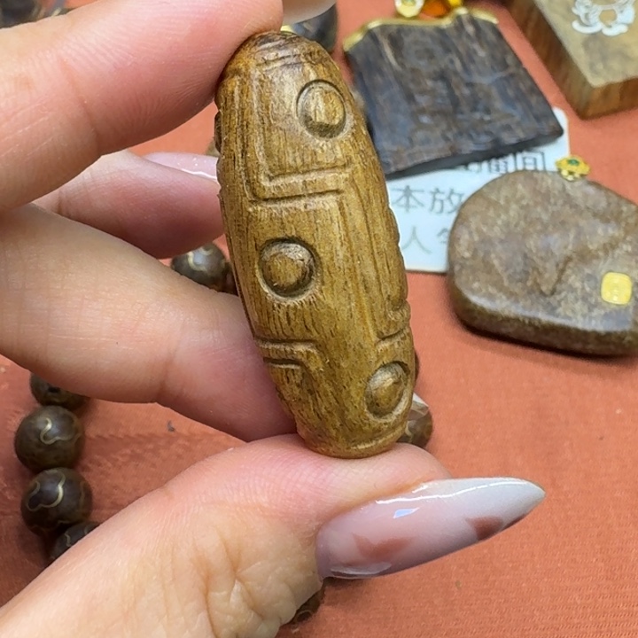 大叶紫檀（黑酸枝木类）