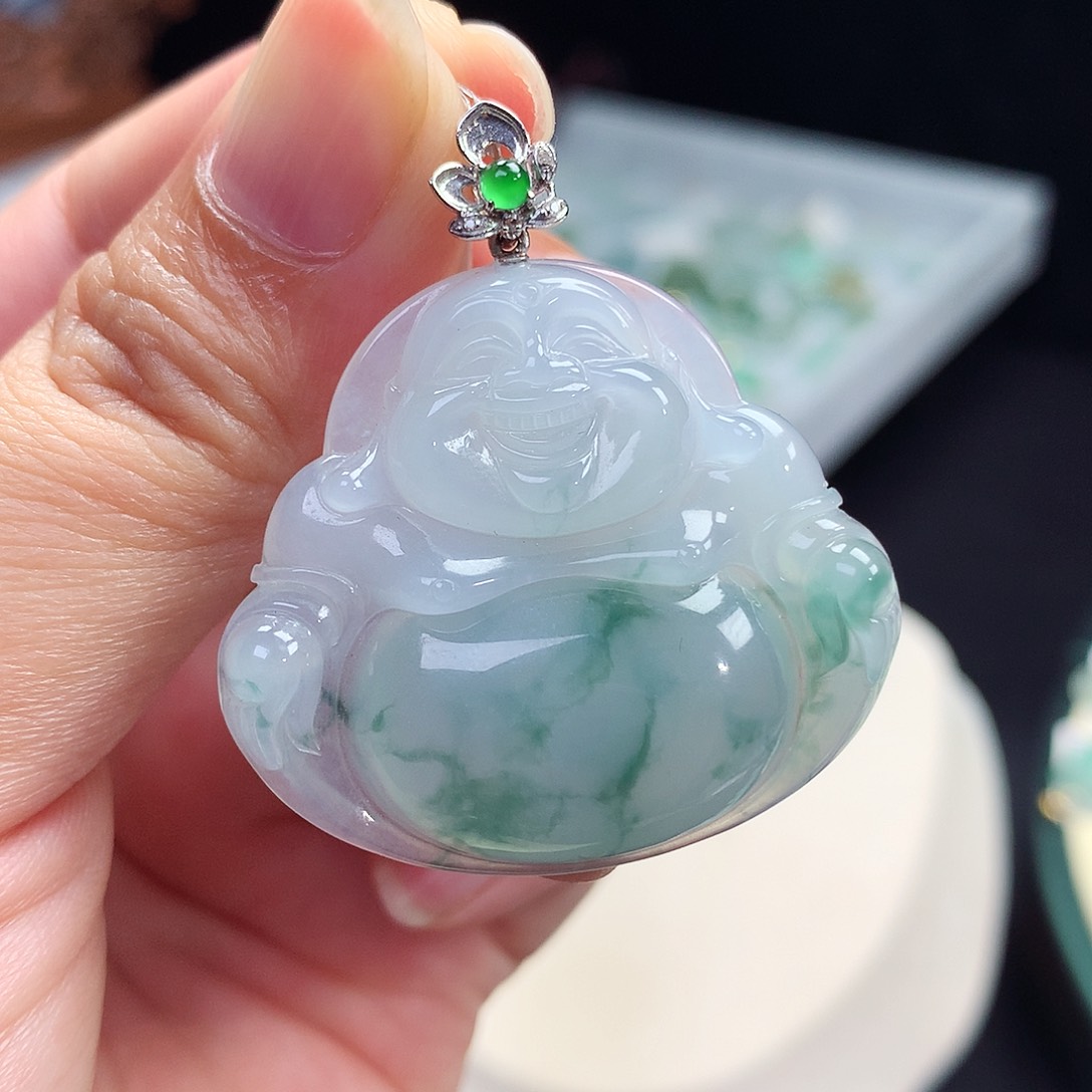 翡翠18K金镶嵌颈饰佛公