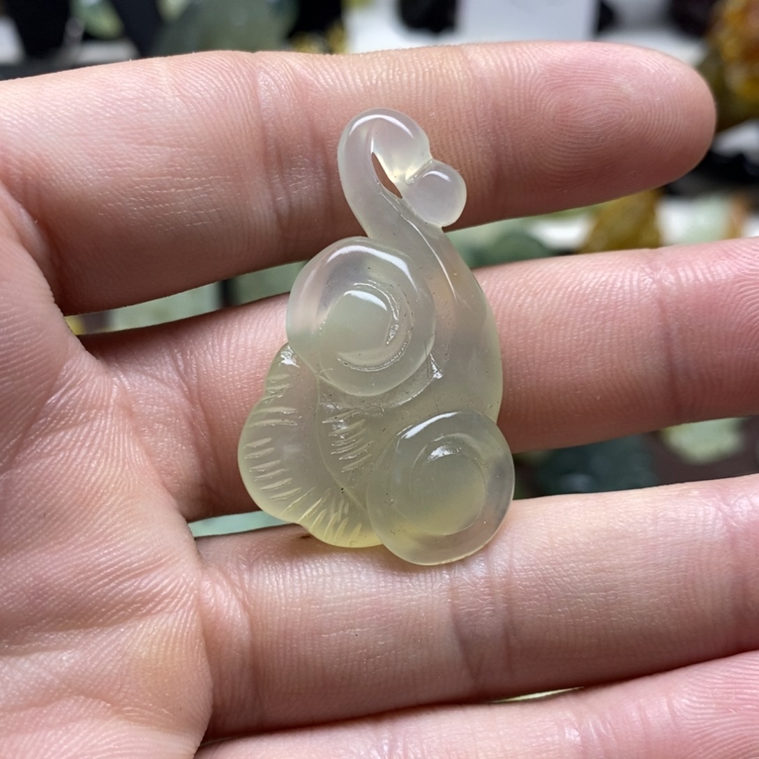 岫玉未镶嵌灵芝如意吊坠