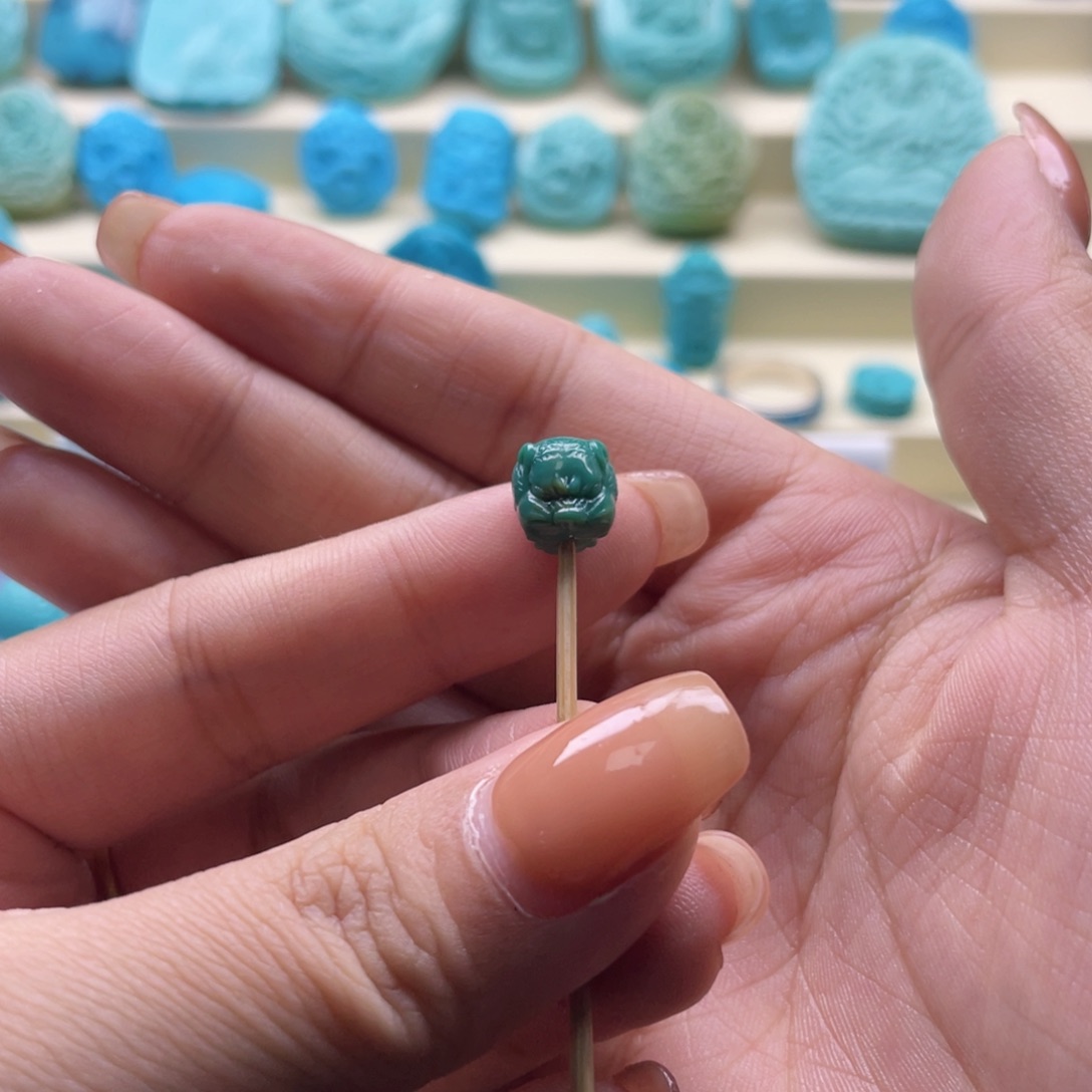 绿松石雕刻未镶嵌