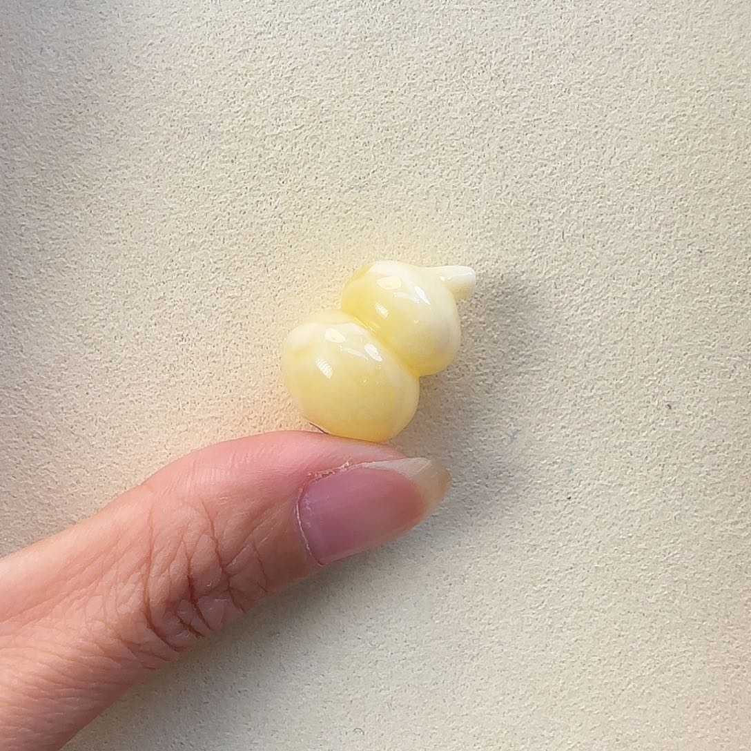 琥珀未镶嵌珠宝奇石南***香