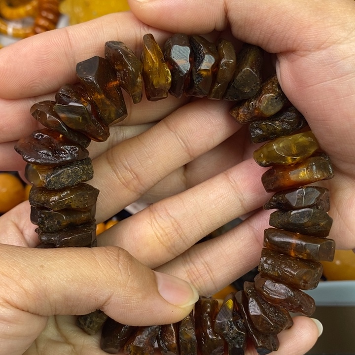 琥珀珠宝奇石未镶嵌