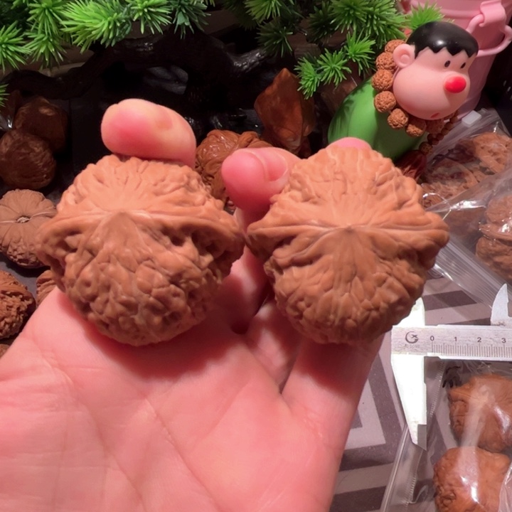 桃核吊坠往**风铁锤妹妹