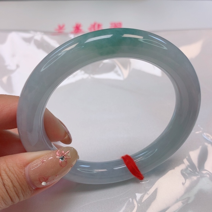 翡翠手镯（圆镯）未镶嵌