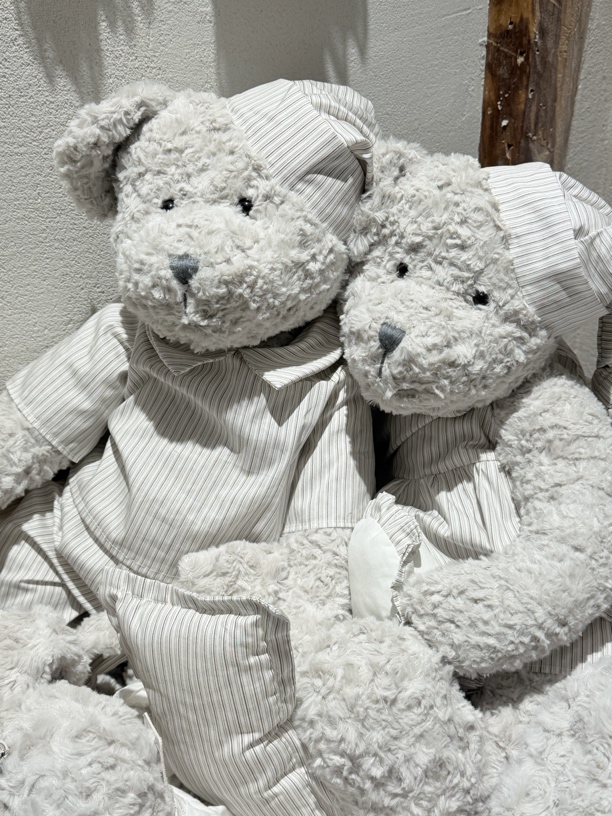 老莫推荐非常好看大的睡觉男女玩偶熊