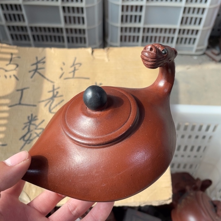 紫砂茶壶老厂紫砂壶一件。