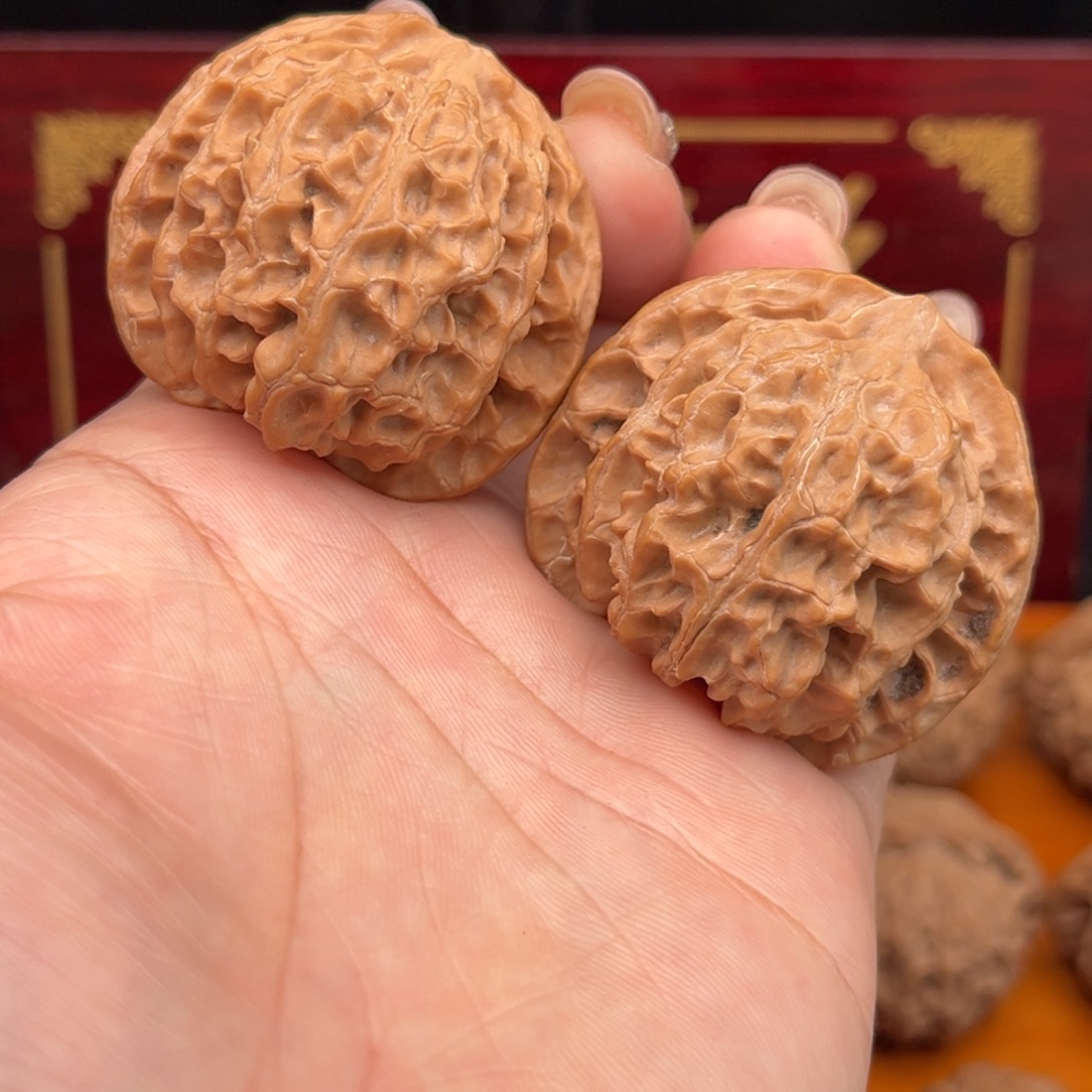 文玩核桃吊坠苹果