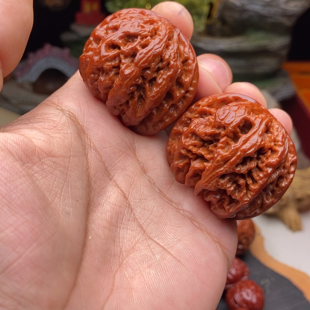张****文玩核桃把件大粗筋