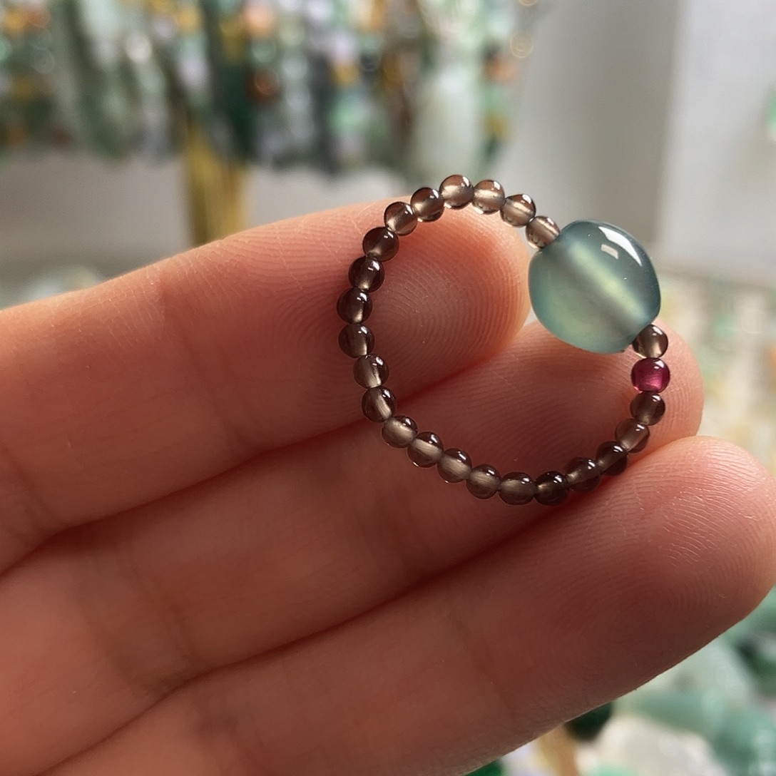 翡翠未镶嵌颈饰06