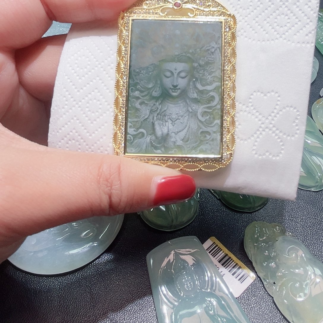 翡翠未镶嵌颈饰吊坠