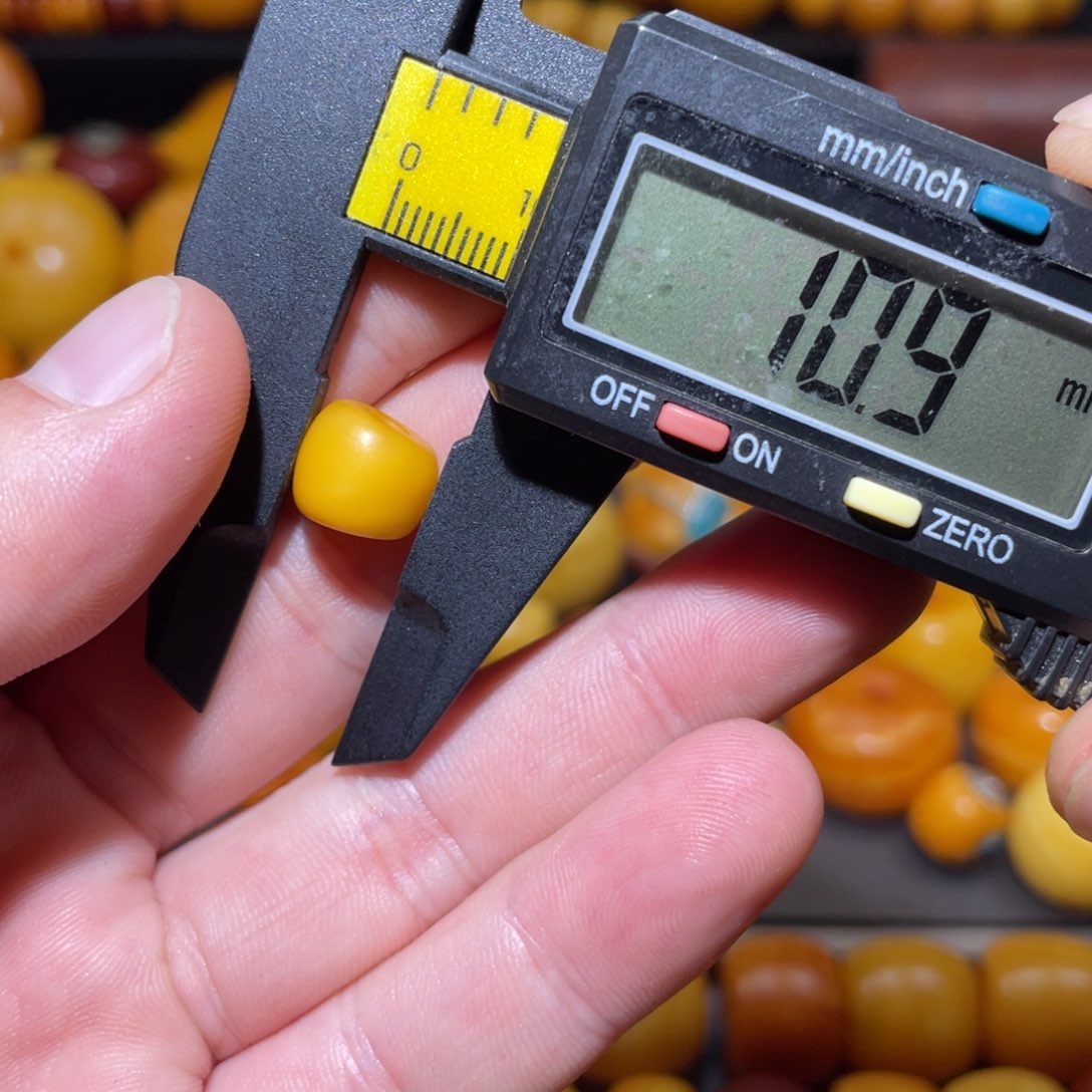 琥珀未镶嵌裸石马蹄