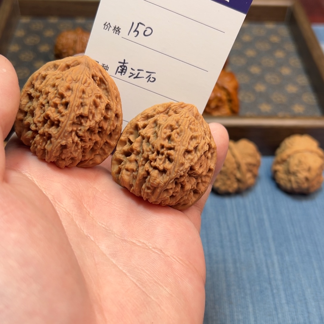 文玩核桃把件木***明文玩核桃南江石28