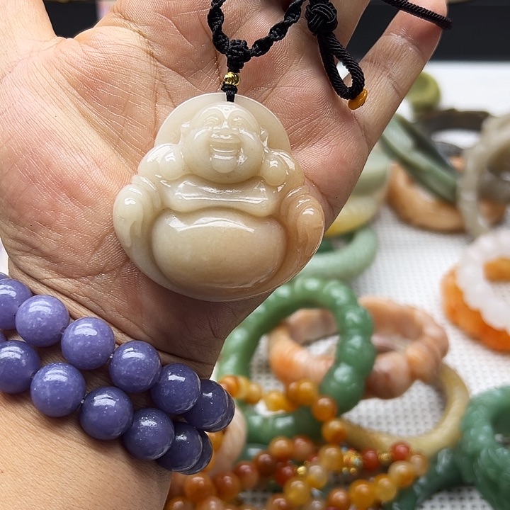 未镶嵌手镯石英岩玉