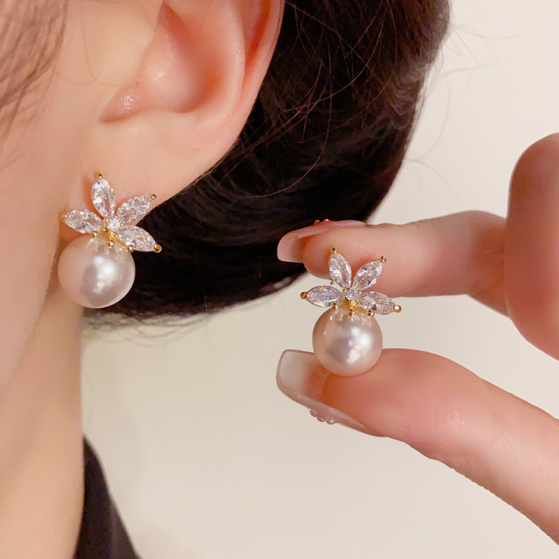 铜合金锆石耳饰 时尚甜美A79新款爆款百搭锆石树叶珍珠精致耳钉女