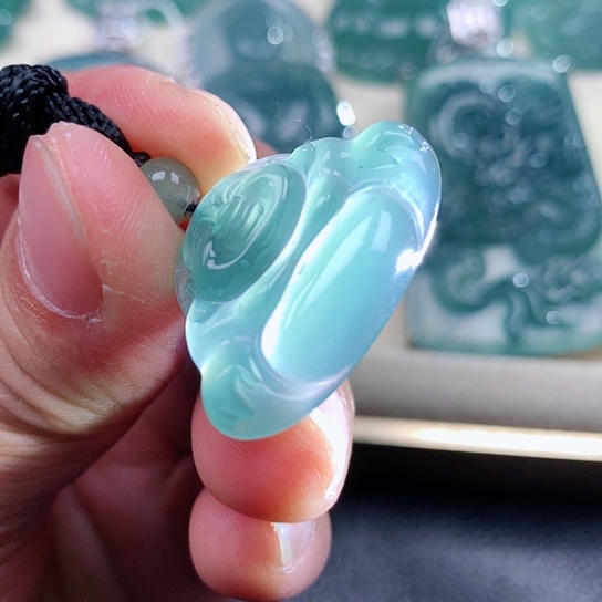 【闪购商品】翡翠颈饰未镶嵌天然翡翠