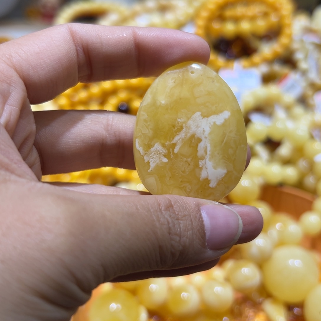 琥珀珠宝奇石未镶嵌