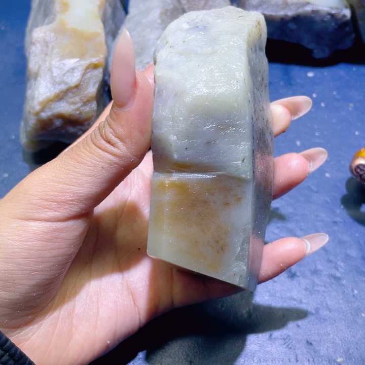 和田玉未镶嵌珠宝半成品