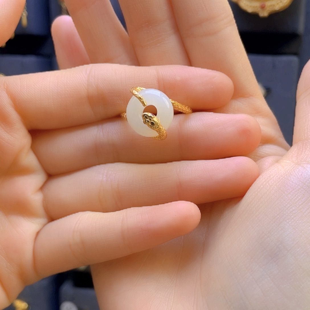 和田玉戒指银S925镀金镶嵌