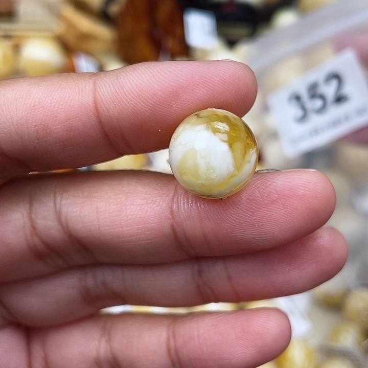 蜜蜡未镶嵌珠宝奇石粉14.5