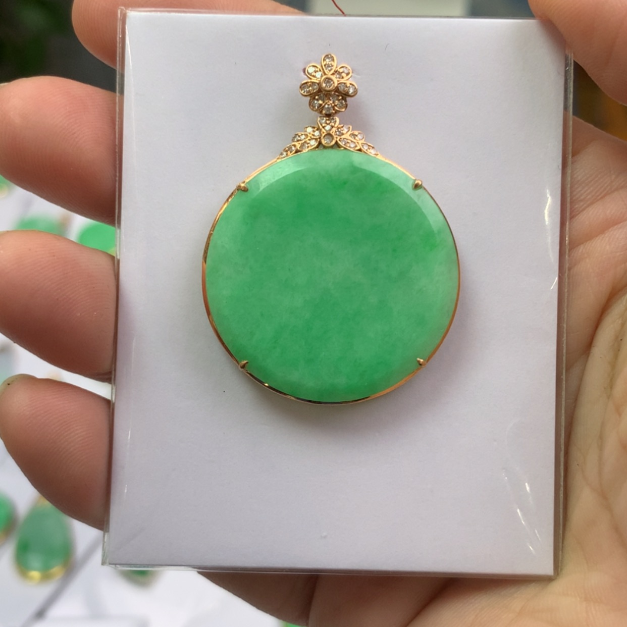 【闪购商品】翡翠颈饰18K金镶嵌翡翠首饰