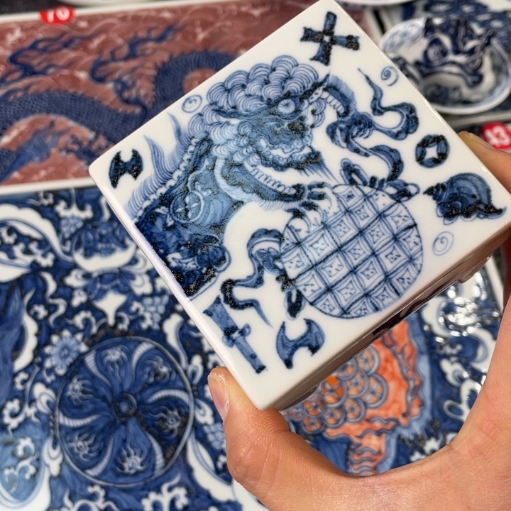 E**.景德镇手工手绘陶瓷