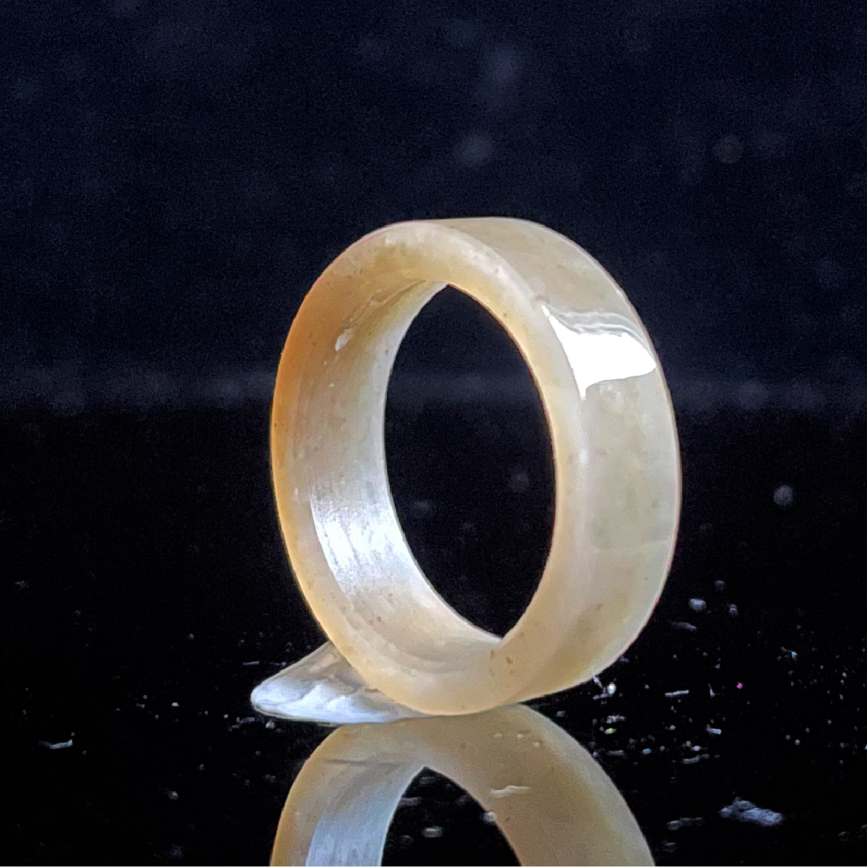 和田玉糖直切指环玉戒内直径17.06mm(窄）