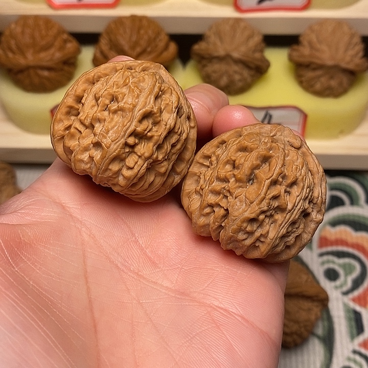 文玩核桃吊坠37三角白