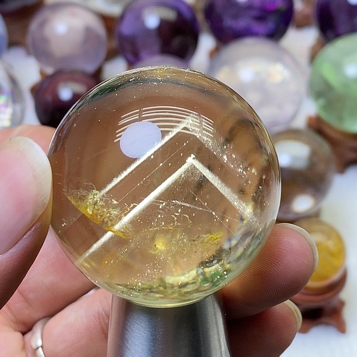 水晶金字塔黄水晶球未镶嵌