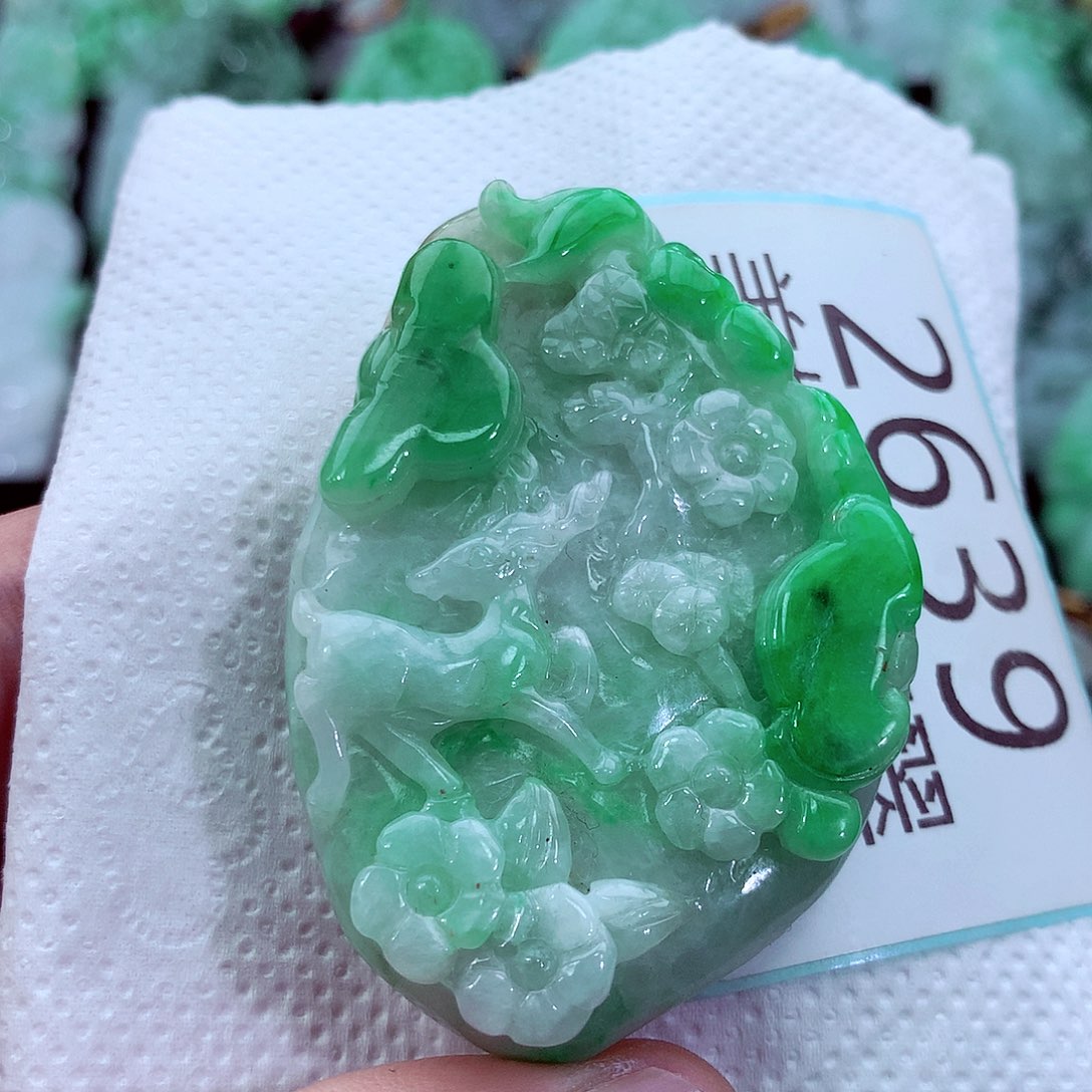 吊坠(不含链)未镶嵌翡翠