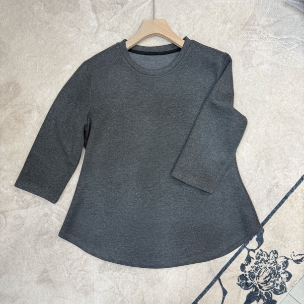 宽松休闲小蛮腰显瘦上衣