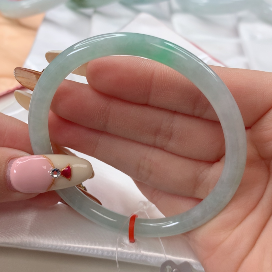 翡翠手镯未镶嵌娜***塞58圈口