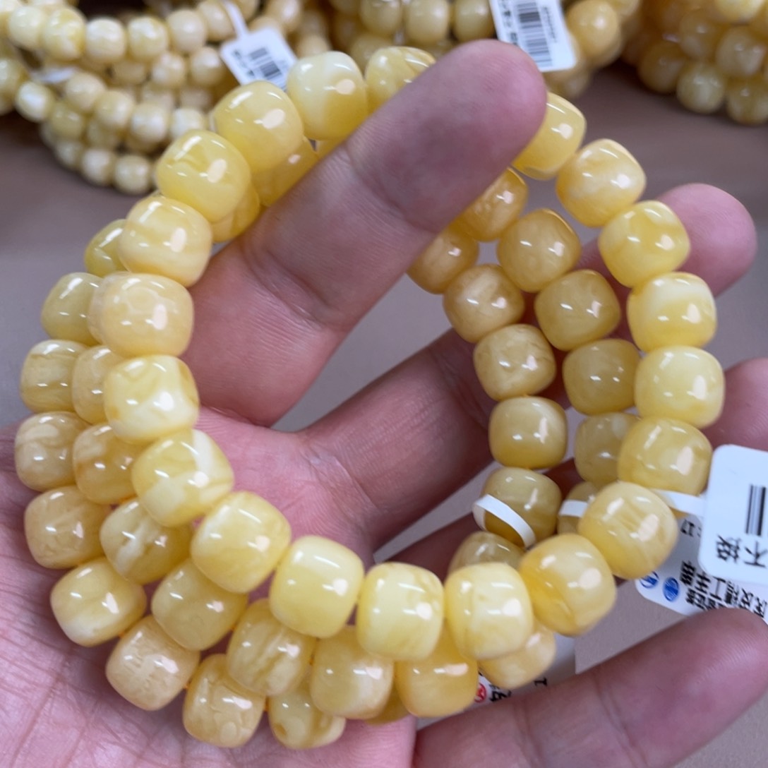 琥珀裸石未镶嵌039多样性发其一