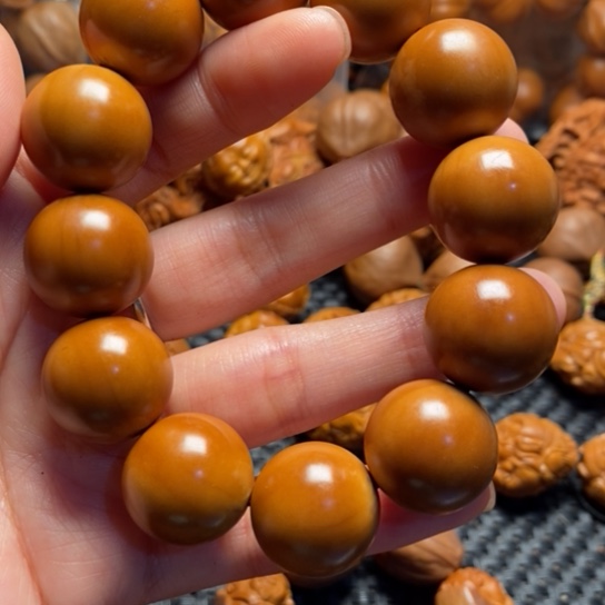 橄榄核吊坠1.9左右光珠